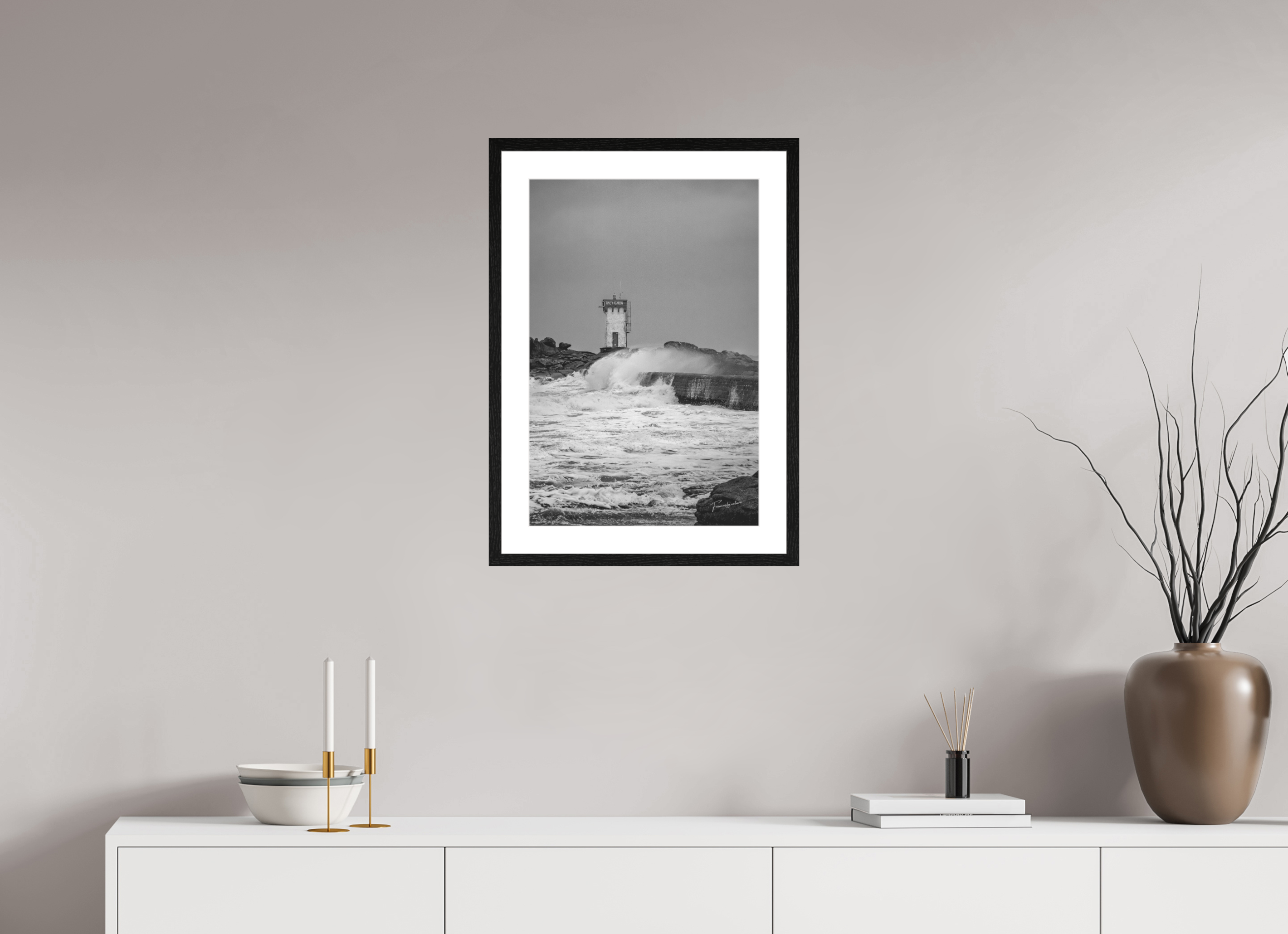 40 x 60 cm, Cadre chêne noir brightwhite La Solitude du Phare de Trévignon